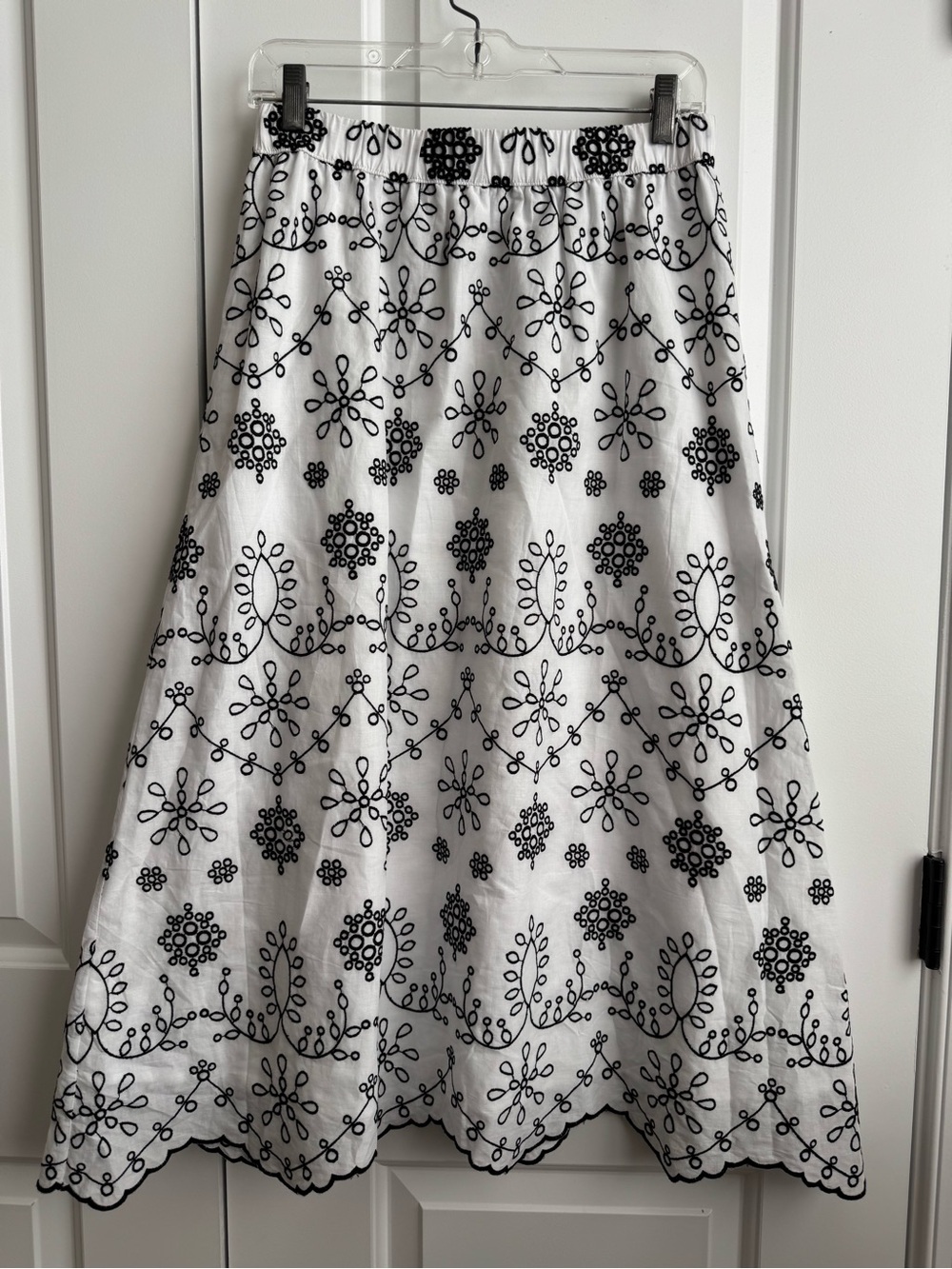 Chico's Black & White Embroidered Eyelet Scallop Midi Skirt